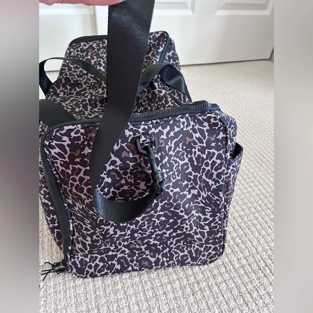 FABLETICS The Convertible Travel BagBrutalist Khaki Lisa Leo Animal Print NEW - Picture 9 of 12